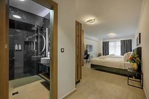 Cens Silver Suites