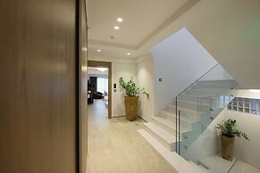 Cens Silver Suites