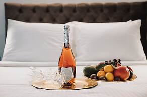 Cens Silver Suites