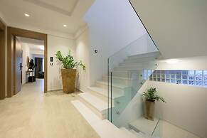 Cens Silver Suites