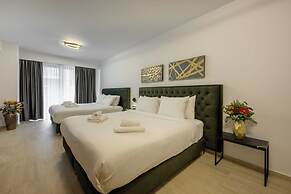 Cens Silver Suites