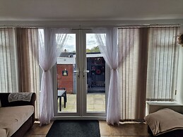 3 Bedroom - 1 Bathroom - Garden - Pet Friendly