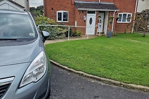 3 Bedroom - 1 Bathroom - Garden - Pet Friendly