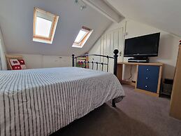 3 Bedroom - 1 Bathroom - Garden - Pet Friendly