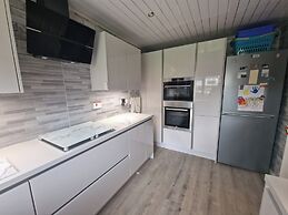 3 Bedroom - 1 Bathroom - Garden - Pet Friendly