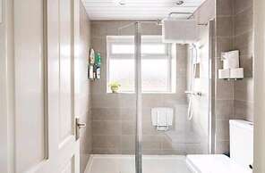 3 Bedroom - 1 Bathroom - Garden - Pet Friendly