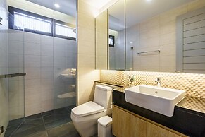 Designer Pool Villa in Ekkamai