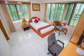 Laurel Lakefront Hotel