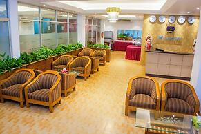 Laurel Lakefront Hotel