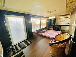 Bhoora House