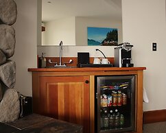 Sooke Harbour House