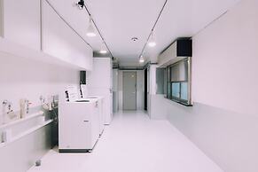 Minimalist Loft 902