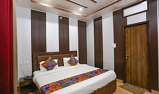 Fabhotel Maya