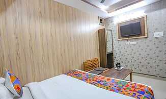 Fabhotel Maya