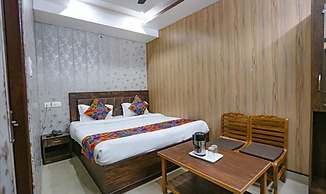 Fabhotel Maya