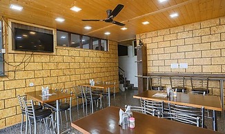 Fabhotel Maya