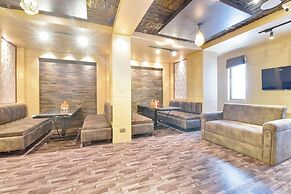 Fabhotel Pearl Square