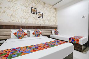 Fabhotel Elvis Inn