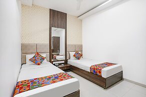Fabhotel Elvis Inn