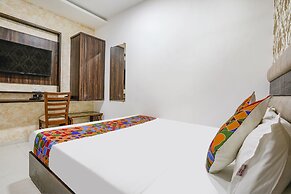 Fabhotel Elvis Inn