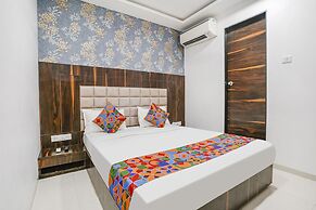 Fabhotel Elvis Inn