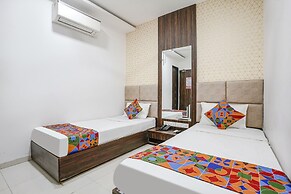 Fabhotel Elvis Inn