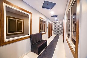 Fabhotel Dream Inn