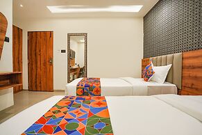 Fabhotel Well Back