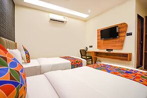 Fabhotel Well Back