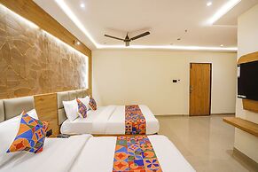 Fabhotel Well Back