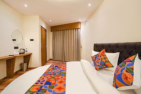 Fabhotel Well Back