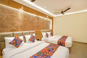 Fabhotel Well Back