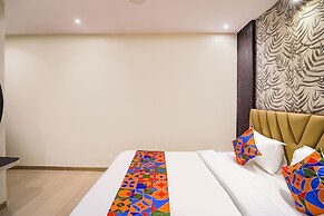 Fabhotel Well Back