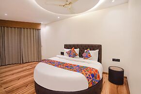 Fabhotel Well Back