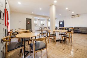 Fabhotel Woodland