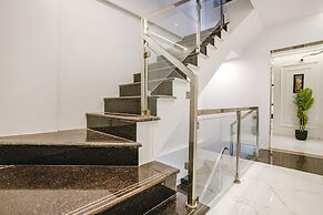 Fabhotel Peralz