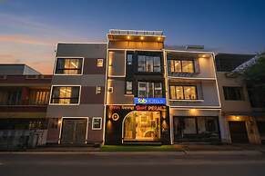 Fabhotel Peralz