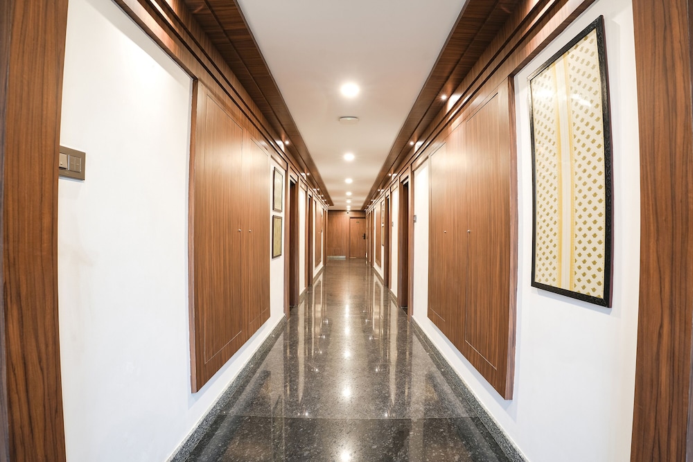 FabHotel 7 Hills