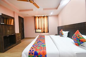 Fabhotel Moon Light