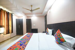 Fabhotel Moon Light