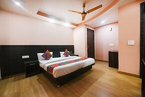 Fabhotel Moon Light