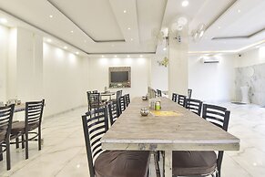 Fabhotel Dev Palace