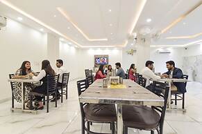 Fabhotel Dev Palace