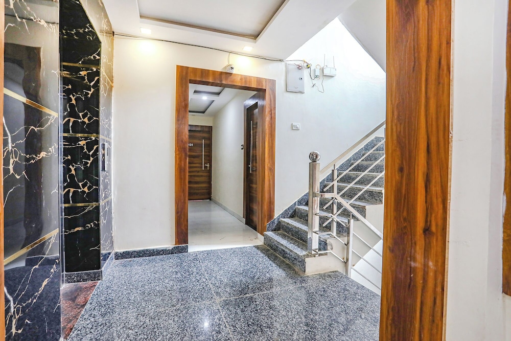 Fabhotel Imperail House