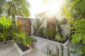 Oasis Dhigurah