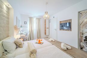Rooms and apartments Paese