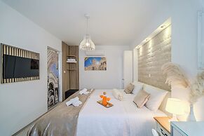 Rooms and apartments Paese