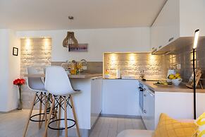 Rooms and apartments Paese