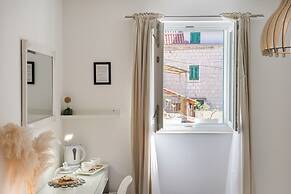 Rooms and apartments Paese