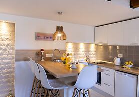 Rooms and apartments Paese